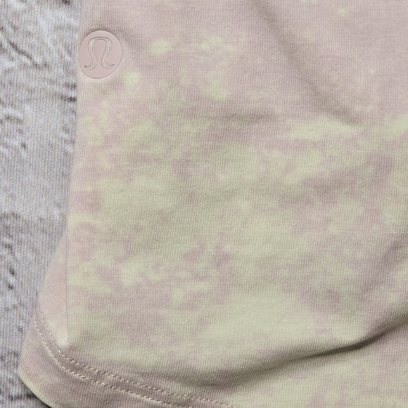 Lululemon Mens 5 Year Basic Tee Cloudy Wash Misty Pink Cream Tshirt Size Unknown - Picture 7 of 9